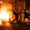 Baklje, noževi i vodeni topovi na protestima u Barseloni: Ogroman broj povređenih policajaca, uhapšen maloletnik
