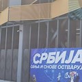 Završni radovi na leskovačkom stadionu i Vučićeva slika na ulazu