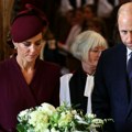 Godinu dana od smrti kraljice Elizabete: Vilijam i Kejt položili cveće, emotivnu poruku potpisali na neobičan način