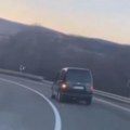 "Vozi kao ludak!" Snimak obišao Srbiju i zaprepastio sve! (video)