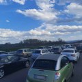 Saobraćajka na auto-putu Miloš Veliki: Hitna pomoć i policija na licu mesta, stvara se zastoj VIDEO