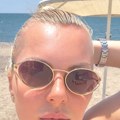 Ivana Selakov pozirala u kupaćem: Pevačica se opustila na plaži, u ovom izdanju je retko viđamo