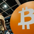 Kako je bitcoin mahnito poleteo na krilima priče o devalvaciji dolara