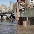 Luksuzna kola guraju kroz vodu do kolena: Velike poplave pogodile Dubai, pogledajte neverovatne prizore! Najjača kiša u…