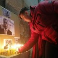 Paljenje sveća za Olivera Ivanovića u 18 sati na Trgu slobode