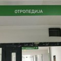 Direktor leskovačke bolnice: Natpisi sa slovnim greškama promenjeni, ispravke će platiti izvođač