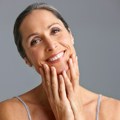 I oni otkrivaju godine: 8 saveta stručnjaka za lepe i zdrave zube bez protetike