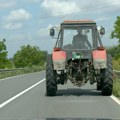 Traktorom, pod dejstvom alkohola, vozio suprotnim smerom na auto-putu (FOTO)