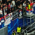 "Kosovo je Srbija" krasi stadion u Nemačkoj: Srpski navijači na tribine uneli zabranjene zastave!