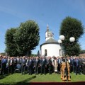 Godišnjica stradanja 3.267 Srba u Srednjem Podrinju: Liturgiju služio Porfirije, Vučević položio venac