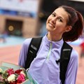 Ko je majka angeline Topić? Uspešna je atletičarka, takmičila se na Ol, a u petoj deceniji pleni izgledom!