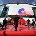 Sve je spremno za 78. Kanski festival: Očekuje se povratak velikih imena, a 2 glumice u rediteljskim vodama okušale su se po…