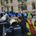 Kako su beli šlemovi izgurali plave: Snimak razbijanja blokade suda u Nišu