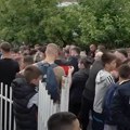 U Leposaviću protest građana zbog zauzimanja sportske hale