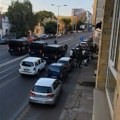 Policija se maricama zaletela na građane tokom blokade