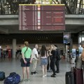 Haos u Francuskoj Otkazano skoro 1.000 letova, putnici zarobljeni na aerodromima!