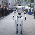 Njujorčani u strahu: „Sotono, odričem te se!“ - robot šeta gradom! (video)