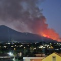 Gori Vezuv, aktivirala se Etna: Vatrogasci se bore protiv požara na vulkanu FOTO VIDEO
