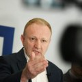 Đilas: Zašto umesto da prodaje bazne stanice, Telekom ne proda Lučića?