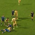 Ovakav prekršaj nikad niste videli kod fudbalera: Engleska igračica jednim potezom srušila rivalku