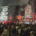 Požar zahvatio desetine prodavnica u tržnom centru u Pakistanu, šest osoba nastradalo
