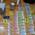 Pronađeno više kilograma droge Uhapšen mladić (25) u Subotici: Policija pronašla novac, marihuanu, pečurke, amfetamine...