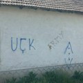 Kancelarija za KiM: Na kući porodice Jovanović u selu Mogila ispisani grafiti "UČK"