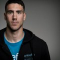 Heroj i van terena! Vlahović sa UNICEF-om pomogao više od 1.700 mladih širom Srbije