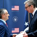 Vučić u ambasadi SAD: Uputio čestitke Trampu i američkom narodu