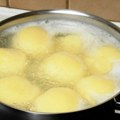 Zašto je krompir u kafani uvek savršeno skuvan? Tajna je u vodi u koju ga stavljaju