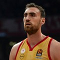 Drama u Olimpijakosu! Milutinov se povredio posle samo dva minuta, Barcokas odmah reagovao!