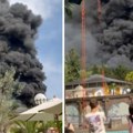 Crni dim kulja u nebo: Pojavili se snimci ogromnom požara u nemačkom zabavnom parku (foto/video)