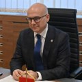 Vučević: Niko ne može na silu da poništi izbornu volju građana, izgrednici će odgovarati