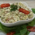 Zdrava salata za vaskrs: Ukoliko ne znate šta da radite sa polomljenim jajima, mi donosimo savršeni recept, a sastojke imate