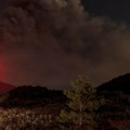 Eruptirala Etna, izbacuje vruć pepeo i lavu: Otkazani svi letovi na Siciliji