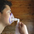 Neobičan način da se "ukrade" lekovitost pčela: Draško je napravio poseban inhalator povezan sa košnicom