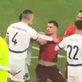 Do sada neobjavljeni video: Milenković hvatao albanskog provokatora Džaku za dres, potom se umešao i Mitrović! Pogledajte…