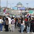 Policija želi kontakt sa organizatorima protesta; Sprečeno da se baci suzavac na Autokomandi