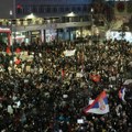 U toku protest u Nišu: "Četiri u četiri - ćutanja je dosta"