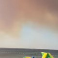 (Video) Totalna kataklizma! Šokantni prizori sa popularne plaže u Crnoj Gori: Dim je u sekundi sve prekrio, vatra je potpuno…