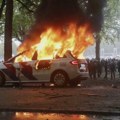 Suzavcem i vodenim topovima po demonstrantima! Haos u Holandiji - evo kako je policija reagovala na protestu u Hagu (video)