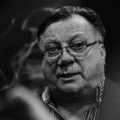 "Srce halida bešlića je Prestalo da kuca..." Pevačica se tužnim rečima oprostila od kolege: "Hvala za svaku slomljenu čašu"…