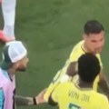 Da li fudbaleri Brazila ignorišu Nejmara? Pokušao da im udeli savet, pogledajte njihove reakcije