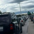 "Mi Srbi smo besni, letujemo 40 godina, ovakve gužve ne pamtimo": Evzoni paralisan, ovako će biti celo leto