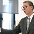 "Jedino su promenili linoleum u liftu jer se tomica milosavljević okliznuo": Vučić u Svilajncu: "Za 12 godina uradili su nula…