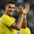 Ronaldo pobesneo posle poništenog gola, polio kamermana vodom (video)