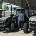 Od 1. januara naredne godine traktori bez kabine zabranjeni na putevima