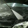 Kako oprati motor automobila i da li je to rizično?