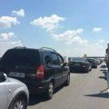 AMSS Pojačan saobraćaj, radovi na putevima: zatvaranja traka i usporen prolaz na više deonica
