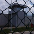 Uprava za izvršenje krivičnih sankcija objasnila zašto je studenta Bogdana u „bukagijama“ dovela na sahranu oca